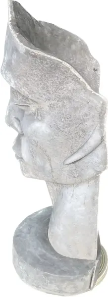 Product image 5 of the product “Dilan - Face looking to the left, 120 cm H | cast stone ”